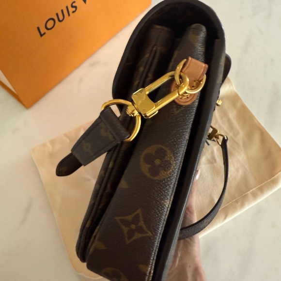 EXCELLENT condition Louis Vuitton Pochette Métis, Brown Monogram Bag - Picture 6 of 13